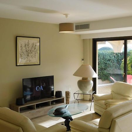 Air-Conditioned 4-Room "Marine Villeneuve" Flat With Pool And Parking Exterior foto