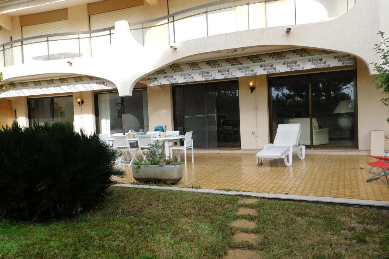 Air-Conditioned 4-Room "Marine Villeneuve" Flat With Pool And Parking Exterior foto