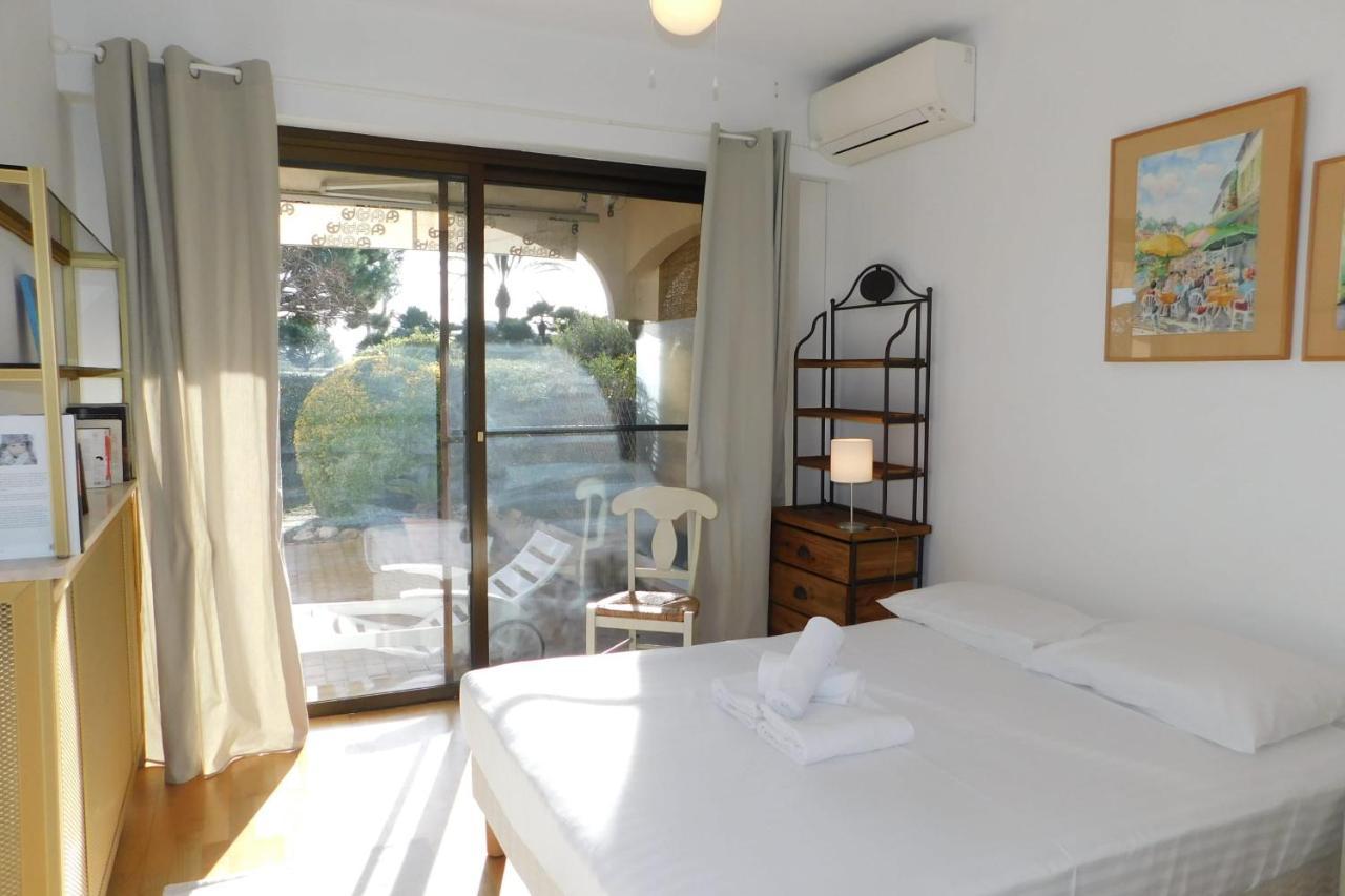 Air-Conditioned 4-Room "Marine Villeneuve" Flat With Pool And Parking Exterior foto
