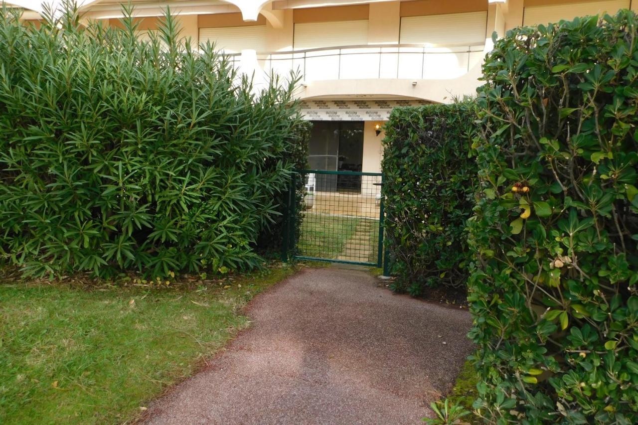 Air-Conditioned 4-Room "Marine Villeneuve" Flat With Pool And Parking Exterior foto