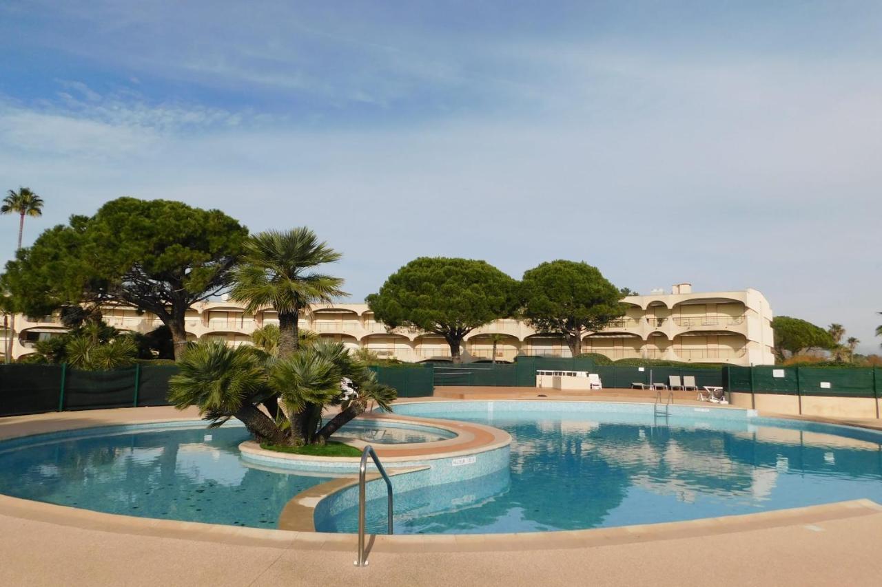 Air-Conditioned 4-Room "Marine Villeneuve" Flat With Pool And Parking Exterior foto