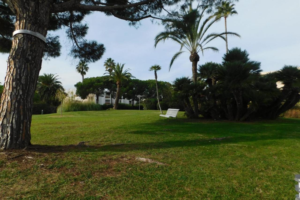 Air-Conditioned 4-Room "Marine Villeneuve" Flat With Pool And Parking Exterior foto
