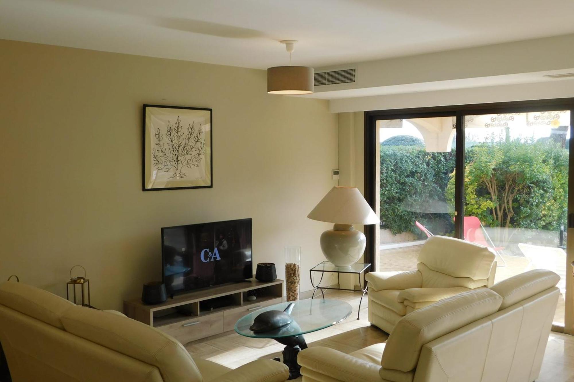 Air-Conditioned 4-Room "Marine Villeneuve" Flat With Pool And Parking Exterior foto