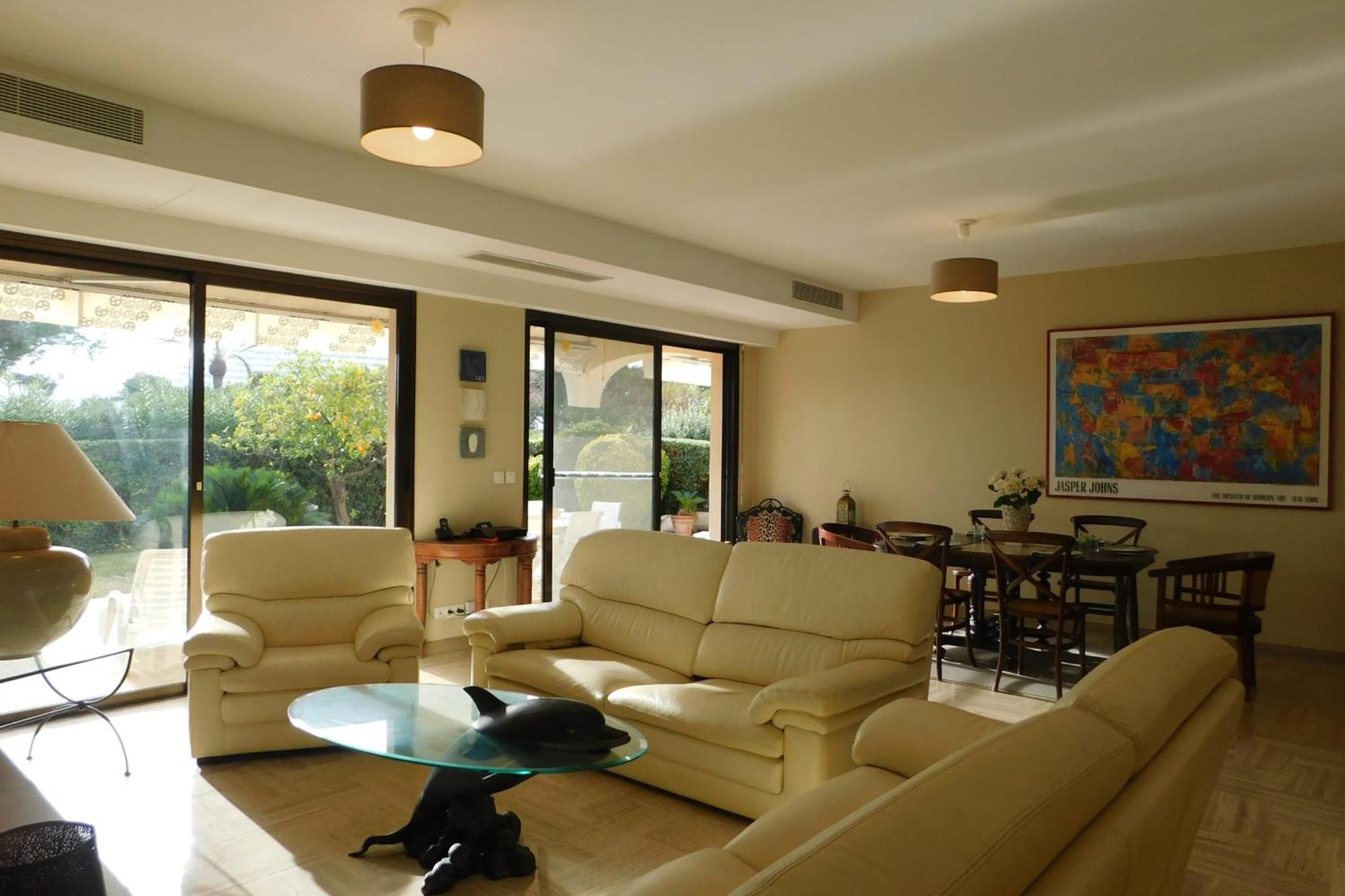 Air-Conditioned 4-Room "Marine Villeneuve" Flat With Pool And Parking Exterior foto